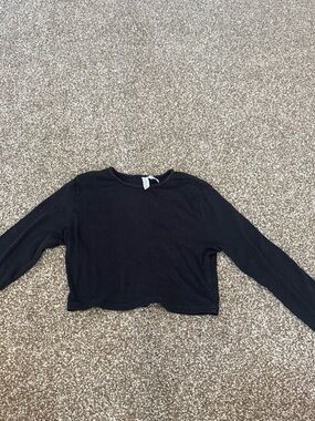 H&M Black Ribbed Long-Sleeve Cropped Tee